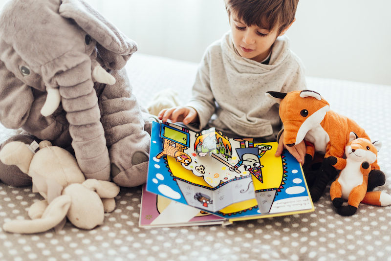 6 Ways to Support Early Literacy in a Natural Way