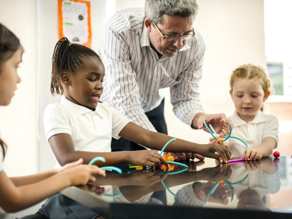 Teacher’s New Role In Future-Oriented Education – Supporting the New Paradigm Shift